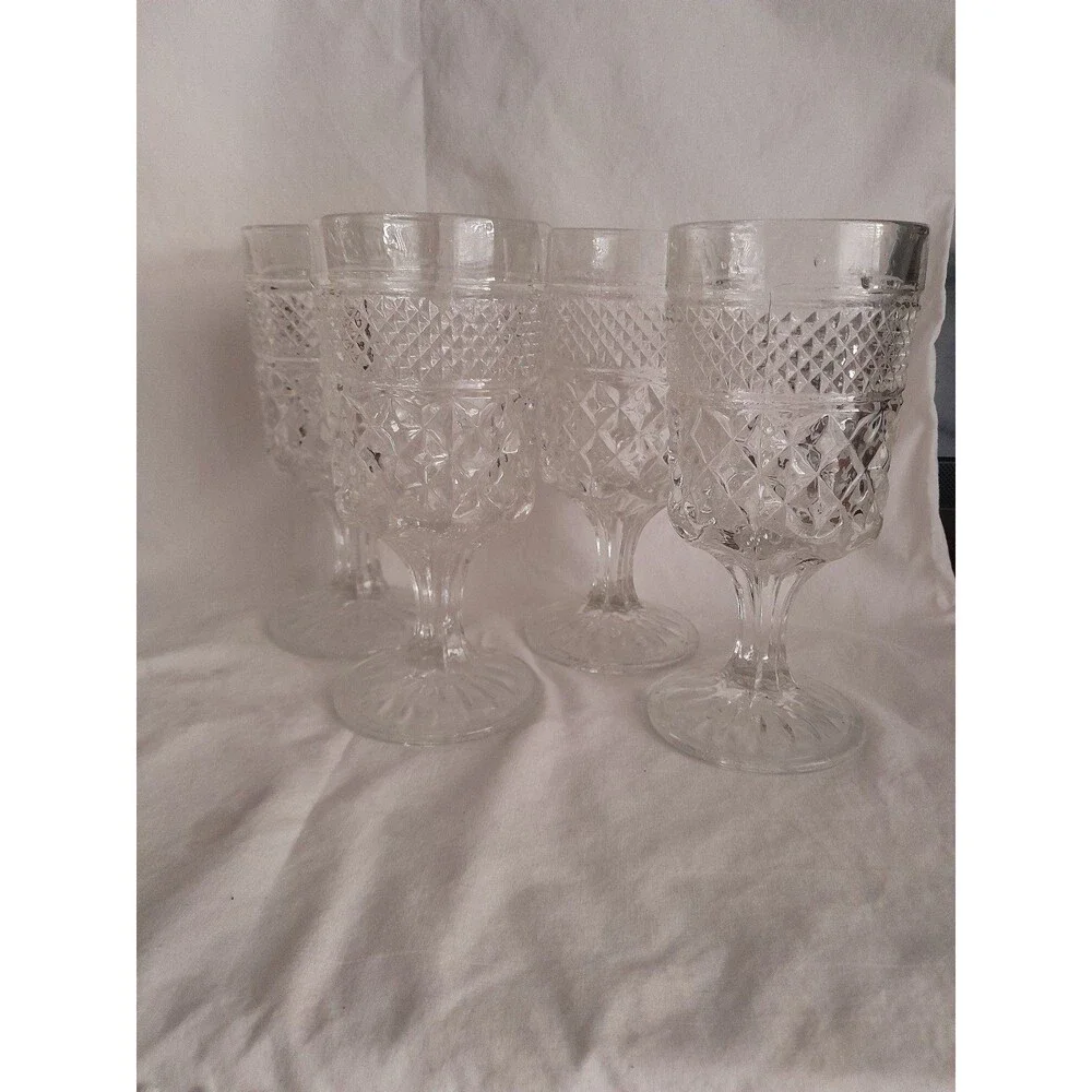 ANCHOR HOCKING Wexford Ships Decanter w/Stopper, Wine Glasses & Tray